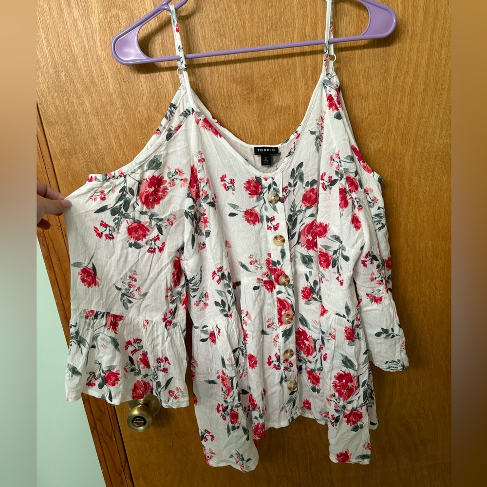 torrid White Floral Cold-Shoulder Button Front Top